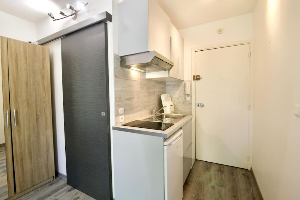 Port Tamaris, Le Troisieme Apartment ลาแซน-ซูร์-แมร์ ภายนอก รูปภาพ